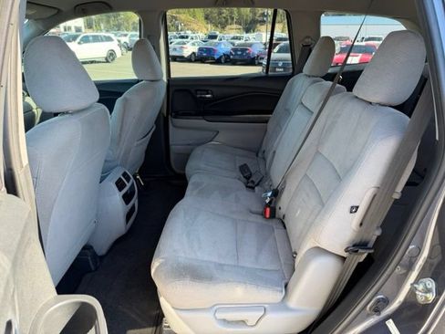 Used 2016 Honda Pilot LX image 10