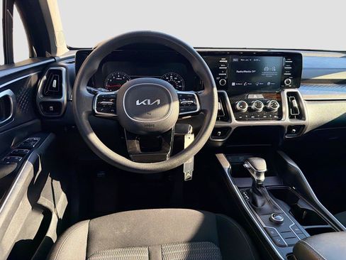 Used 2022 Kia Sorento LX FWD image 17