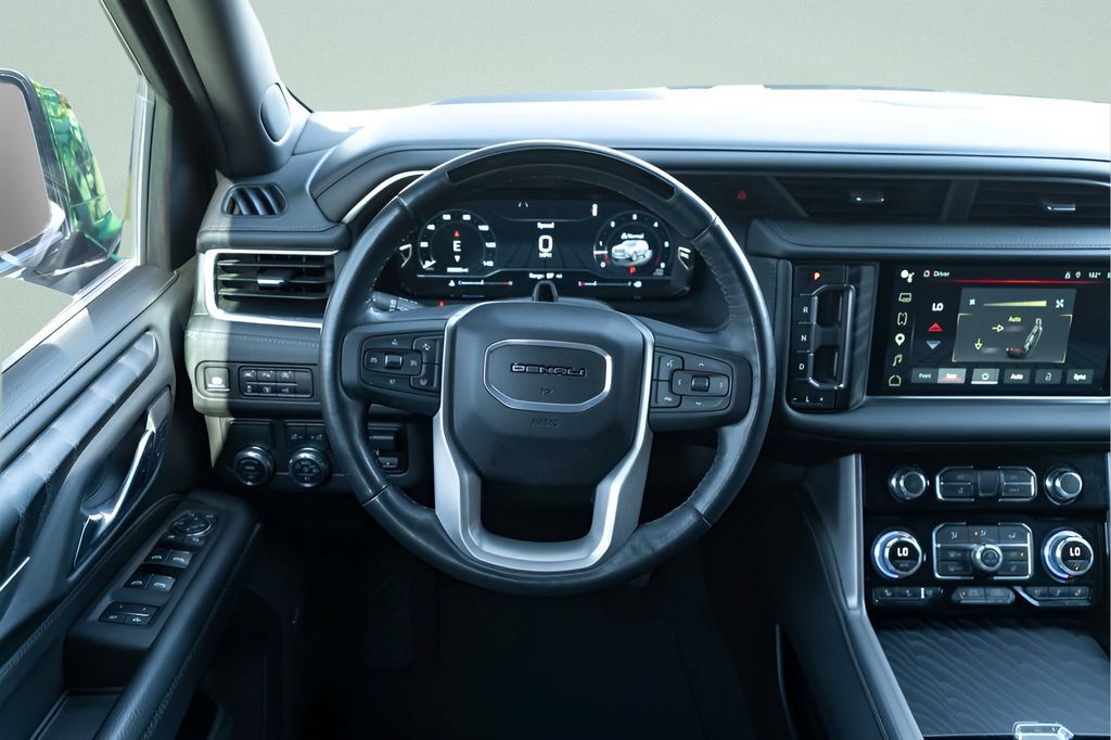 Used 2024 GMC Yukon XL Denali w/ Denali Reserve Package RWD image 21
