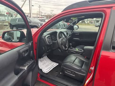 Used 2021 Toyota Tacoma TRD Sport image 17