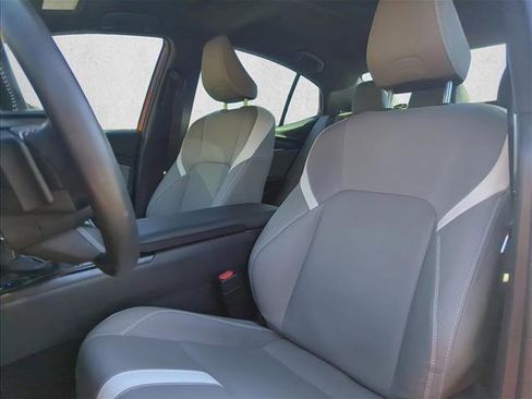 Certified 2025 Toyota Camry SE w/ Convenience Package image 18