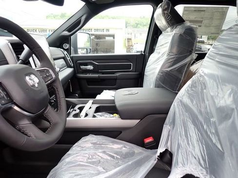 New 2026 RAM 3500 Laramie AWD/4WD image 11