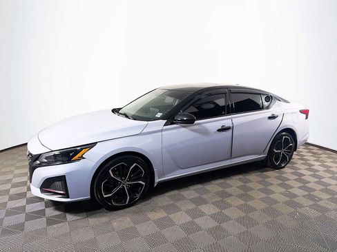 Used 2024 Nissan Altima 2.5 SR w/ SR Premium Package AWD/4WD image 1