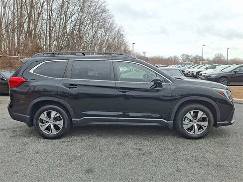 Certified 2023 Subaru Ascent Premium w/ Convenience Package image 8