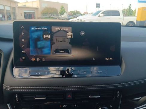 New 2025 Nissan Rogue SL w/ Tech Package image 17