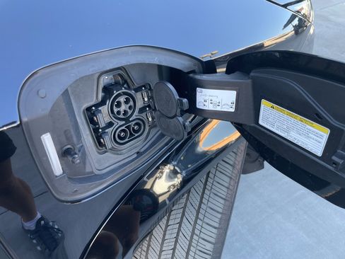 Used 2024 Nissan Ariya FWD image 15