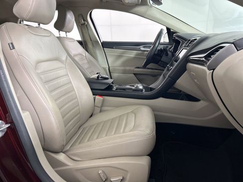 Used 2017 Ford Fusion SE w/ Fusion SE Technology Package image 29