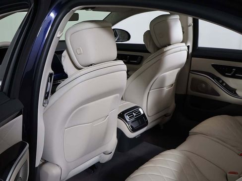 Used 2022 Mercedes-Benz S 500 4MATIC w/ 3D Technology Package image 34