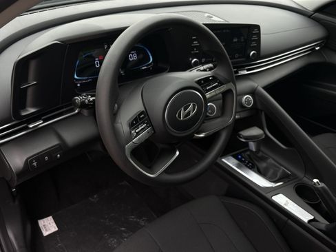 New 2026 Hyundai Elantra SE FWD image 16