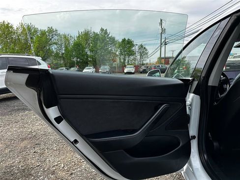 Used 2018 Tesla Model 3 Long Range image 18