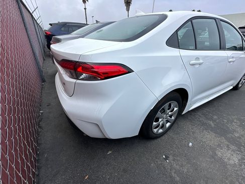 Used 2025 Toyota Corolla LE image 4