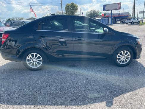Used 2019 Chevrolet Sonic LT image 4