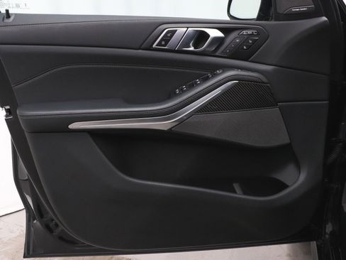 Used 2026 BMW X7 M60i image 9