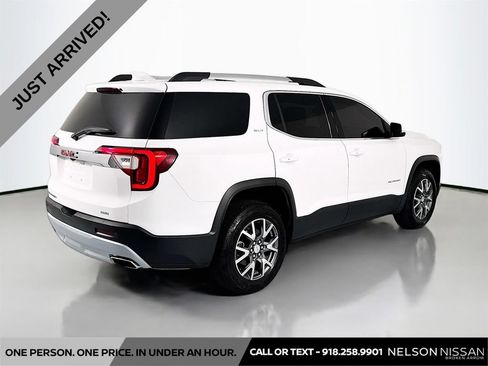 Used 2023 GMC Acadia SLT AWD/4WD image 5