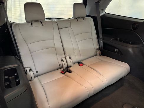Used 2020 Honda Pilot Elite image 40