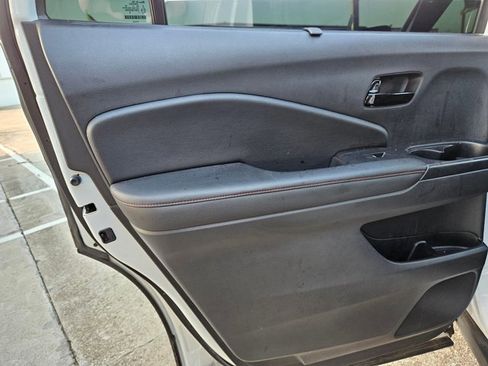 Used 2025 Honda Passport Black Edition image 21