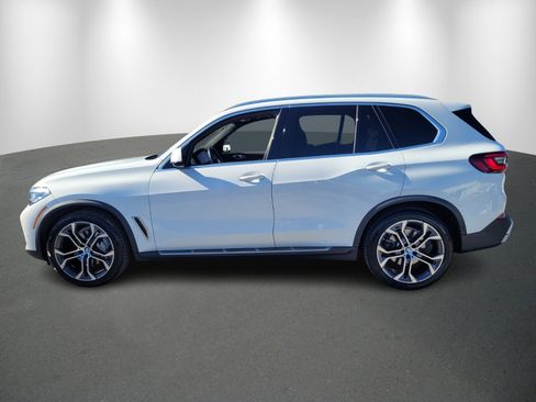 Used 2022 BMW X5 sDrive40i w/ Premium Package image 4