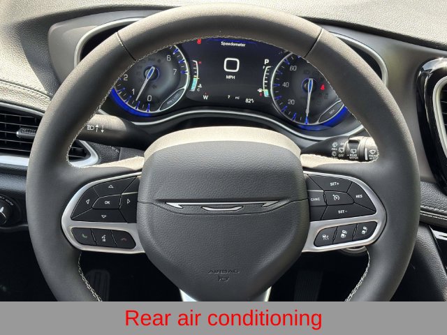 New 2027 Chrysler Pacifica Select FWD image 14