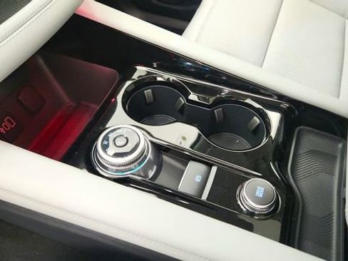 New 2026 Ford Explorer Platinum w/ LUX Leather Package AWD/4WD image 16