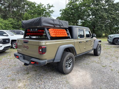 Used 2025 Jeep Gladiator Mojave AWD/4WD image 3
