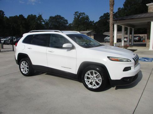 Used 2014 Jeep Cherokee Latitude w/ Comfort/Convenience Group FWD image 17
