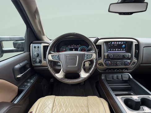 Used 2019 GMC Sierra 2500 Denali AWD/4WD image 13