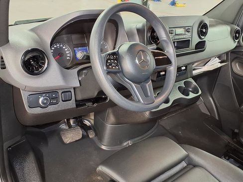 Used 2021 Mercedes-Benz Sprinter 2500 image 23