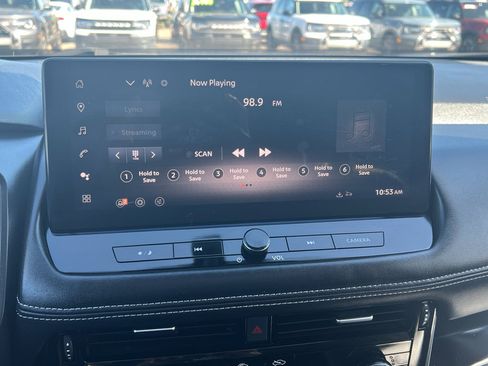 Used 2024 Nissan Rogue SL w/ SL Premium Package image 29