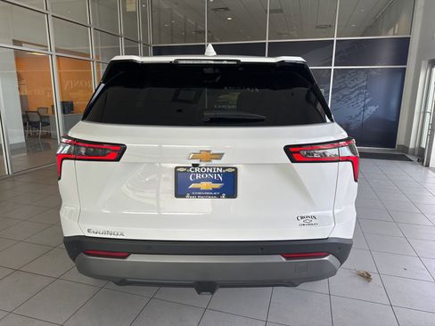 New 2026 Chevrolet Equinox LT w/ Convenience Package II FWD image 5