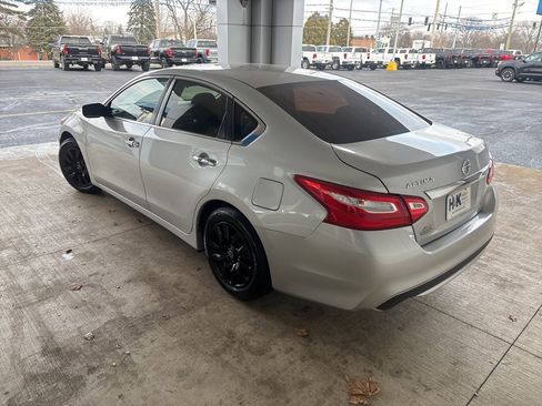 Used 2017 Nissan Altima 2.5 S w/ Power Driver Seat Package image 4
