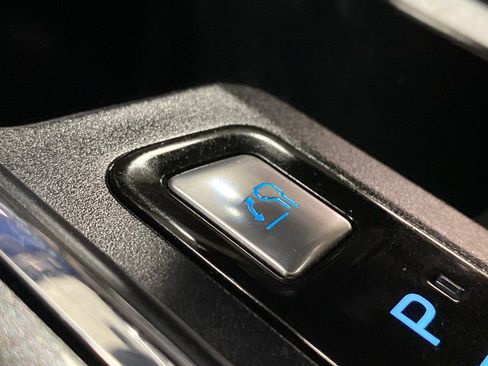 Used 2023 Ford F150 Lariat w/ Equipment Group 502A High image 34