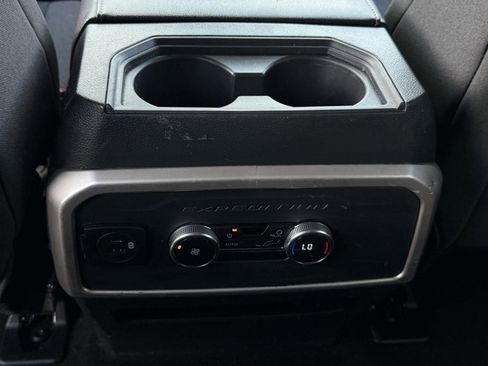Used 2022 Ford Expedition Max XLT image 8