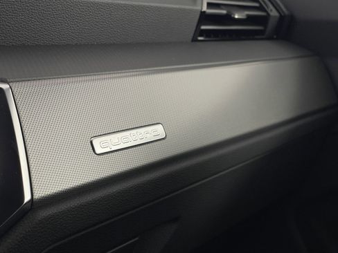 New 2025 Audi Q3 2.0T Premium image 25