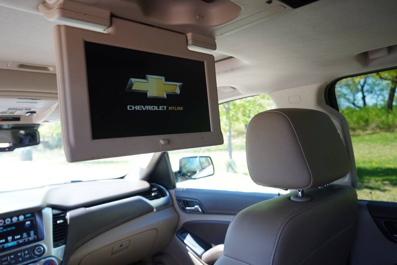 Used 2019 Chevrolet Suburban LT AWD/4WD image 24