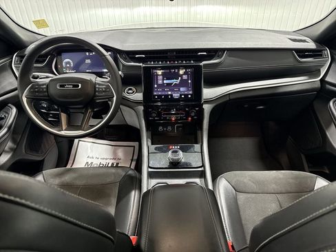 Used 2024 Jeep Grand Cherokee Altitude image 21