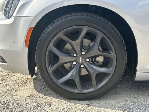 Used 2023 Chrysler 300 S image 11