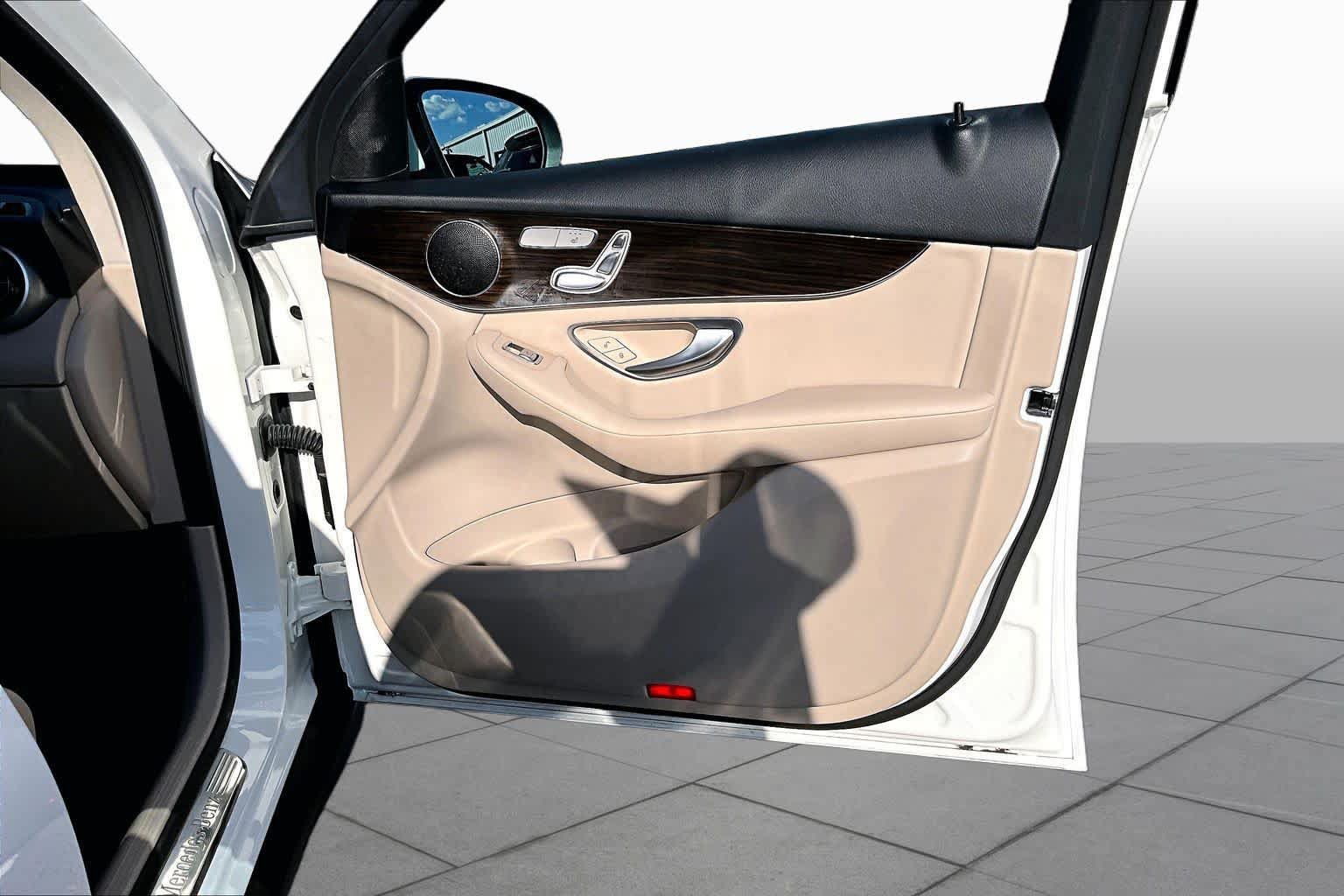 Used 2022 Mercedes-Benz GLC 300 image 23