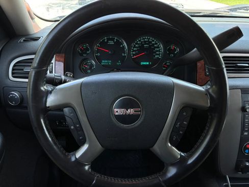 Used 2009 GMC Sierra 2500 SLT w/ Entertainment Package AWD/4WD image 24