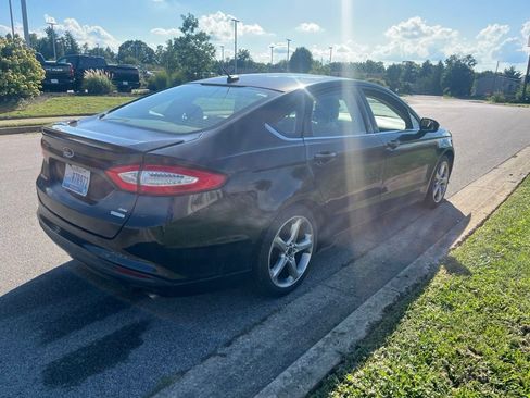 Used 2014 Ford Fusion SE FWD image 3