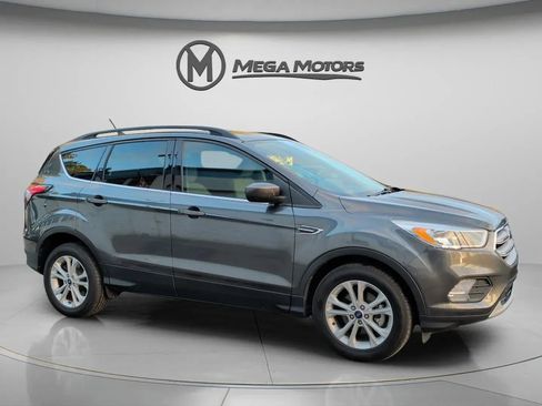Used 2018 Ford Escape SE w/ SE Sync 3 Package image 10
