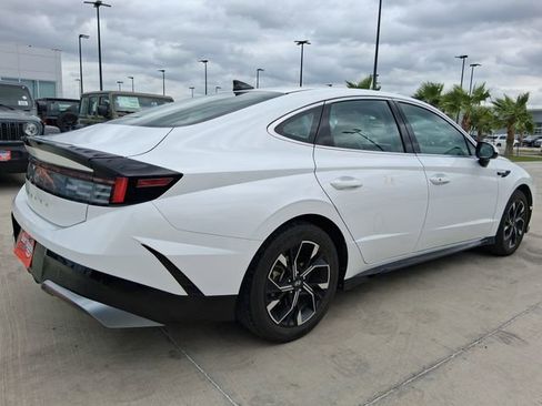 Used 2025 Hyundai Sonata SEL FWD image 8