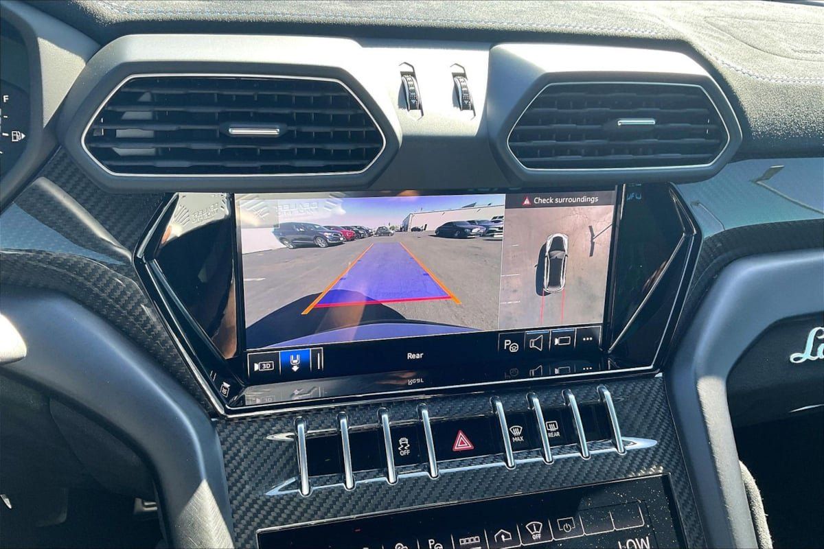 Used 2023 Lamborghini Urus Performante AWD/4WD image 18