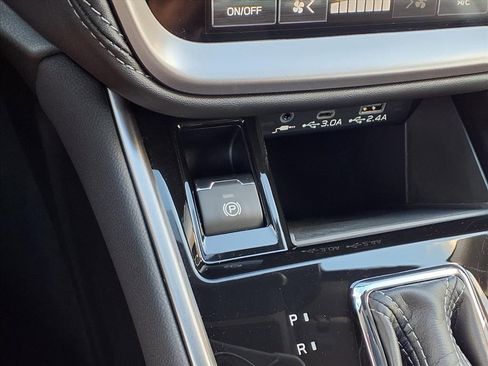 Used 2025 Subaru Outback Premium image 16