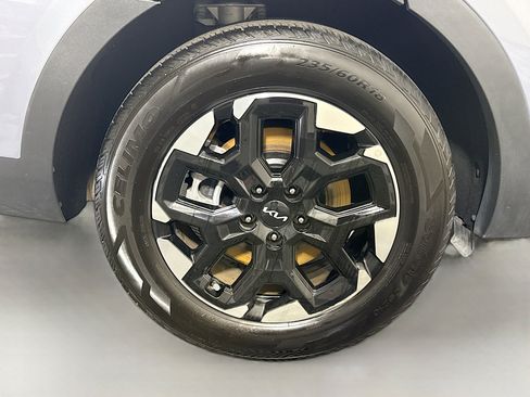 Used 2024 Kia Sorento S image 33