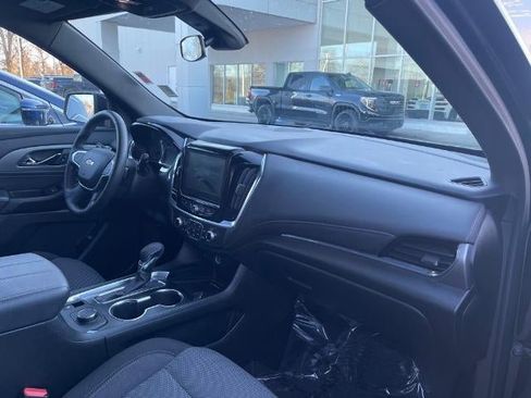 Used 2023 Chevrolet Traverse LT image 22