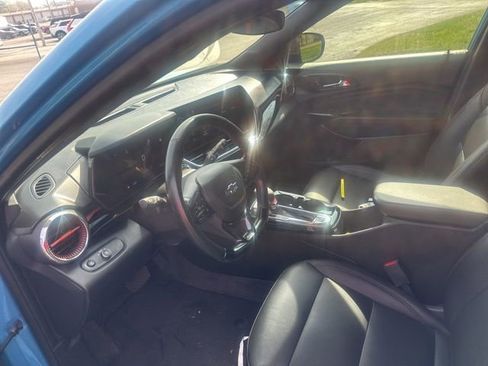 Used 2025 Chevrolet Trax RS w/ Driver Confidence Package image 10