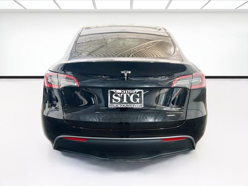Used 2023 Tesla Model Y Long Range AWD/4WD image 5
