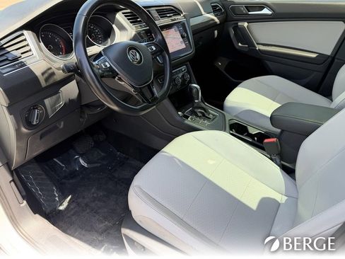 Used 2018 Volkswagen Tiguan SEL FWD image 21
