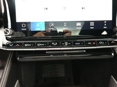 New 2026 Jeep Grand Wagoneer Limited AWD/4WD image 17