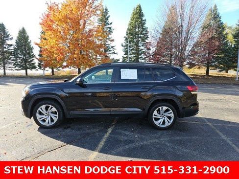 Used 2021 Volkswagen Atlas SE image 1